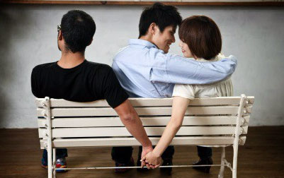 Quen nhau 5 tháng người yêu đã sinh con, thanh niên ngây thơ vẫn cố tin đó là con mình