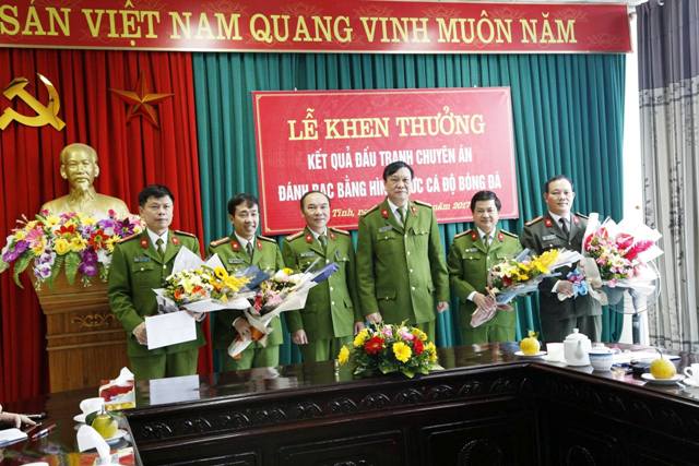 Triệt phá đường dây cá độ bóng đá khủng gần 15 triệu USD