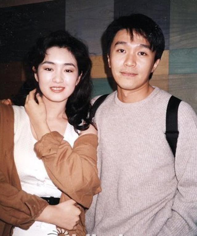 Quyền lực thật sự của Củng Lợi: Khi chụp ảnh, các sao lớn đều phải dạt sang hai bên