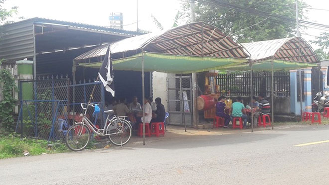 Đâm chết người vì bị bắt quỳ xuống lạy