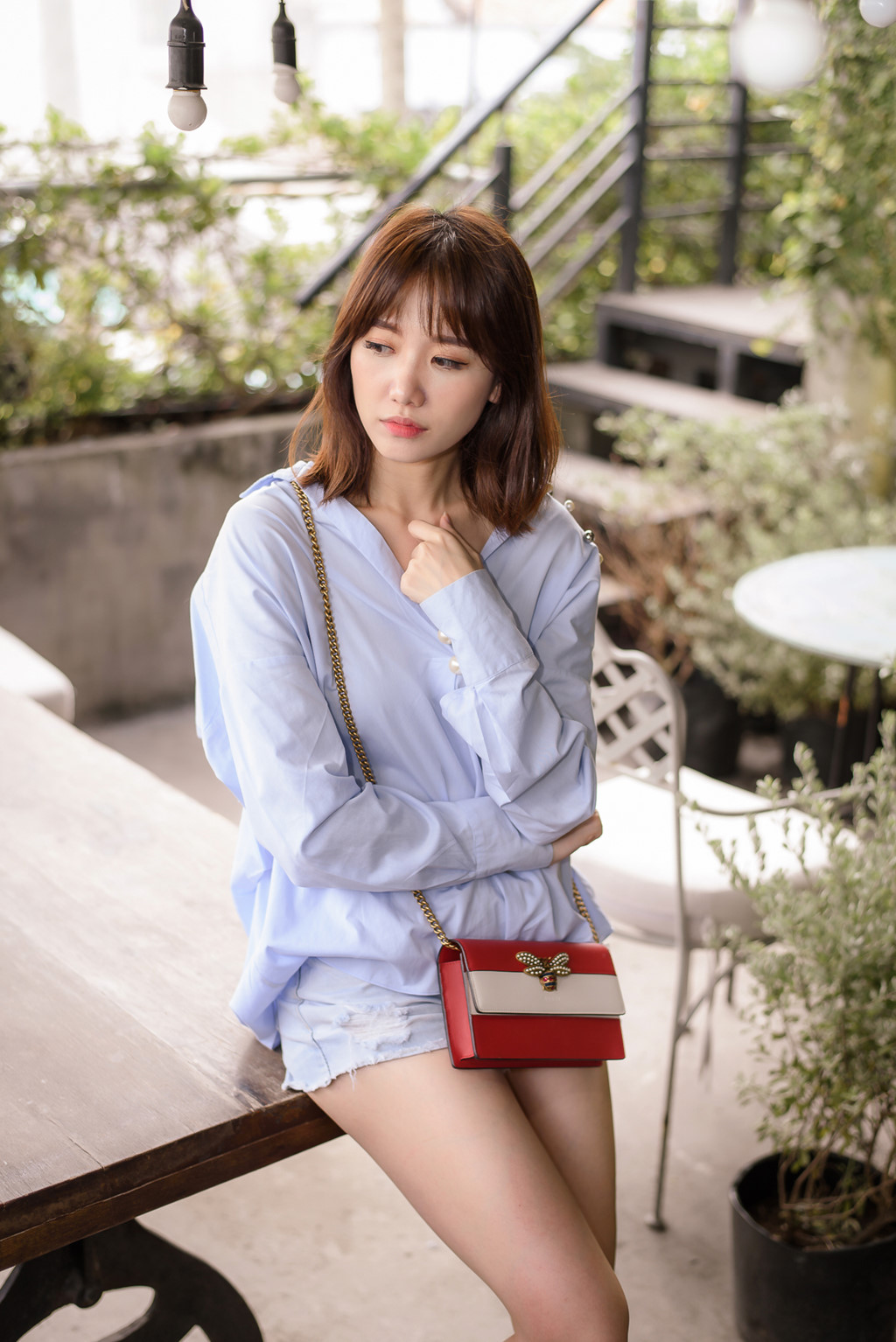 Hari Won: Tôi vẫn vào toilet khóc, Trấn Thành cũng không biết đâu