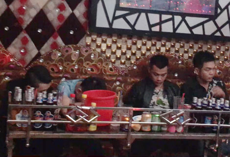 Lợi nhuận khủng của động lắc núp bóng karaoke