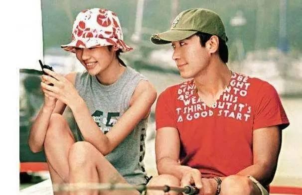 Rót ngàn tỷ cho chuyện tình 4 năm, thiên vương Hồng Kông đổi lại cuộc ly hôn đượm buồn Rót ngàn tỷ cho chuyện tình 4 năm, thiên vương Hồng Kông đổi lại cuộc ly hôn đượm buồn