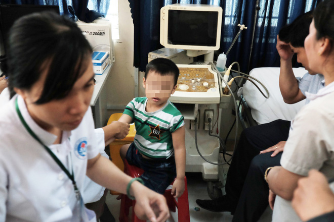 Vụ bảo mẫu bạo hành trẻ em tại Mầm Xanh: Nhiều trẻ quấy khóc, mất ngủ về đêm, thậm chí có triệu chứng tự kỷ