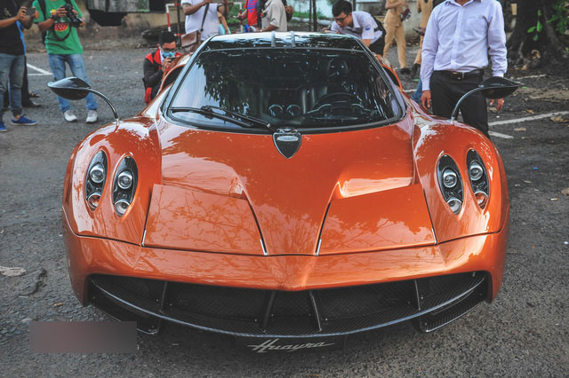 Minh Nhựa rao bán Pagani Huayra với giá 5 triệu USD Minh Nhựa rao bán Pagani Huayra với giá 5 triệu USD