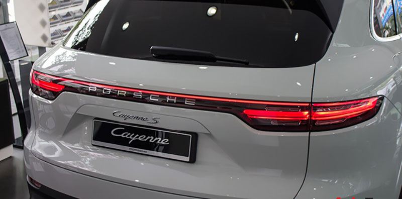 Khám phá Porsche Cayenne S 2018 thêm option, giá 7,7 tỷ đồng vừa về tới Hà Nội