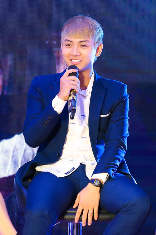 Ca sĩ Hoài Lâm: Tôi nhút nhát và dễ bị bắt nạt