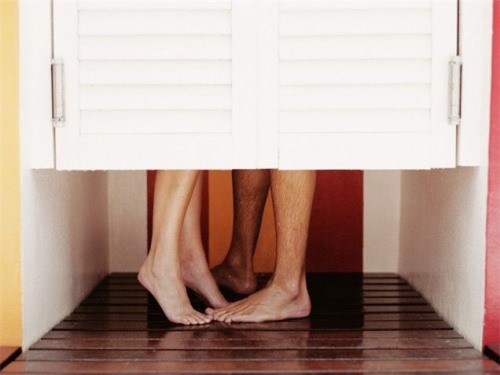 Người đàn ông gãy dương vật do thử tư thế yêu mới lạ