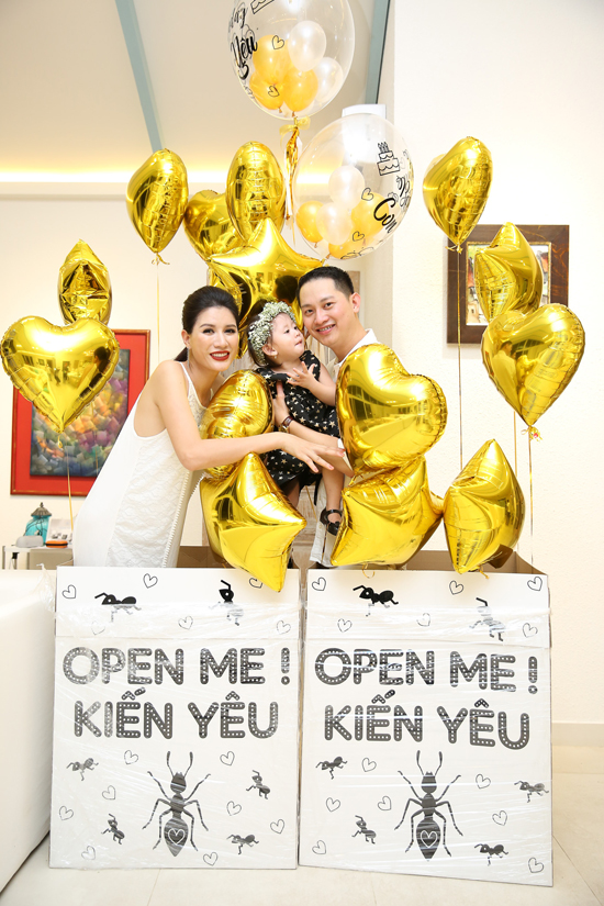 Vợ chồng Trang Trần tổ chức sinh nhật 2 tuổi cho con gái