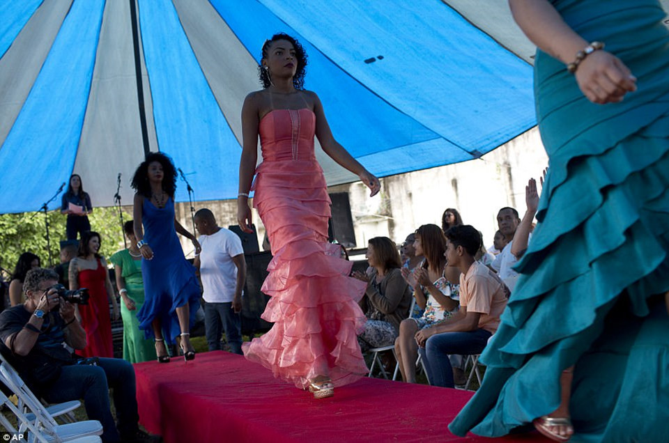 Hoa hậu tù nhân: Những bóng hồng Brazil lầm lỡ và ước mơ hoàn lương