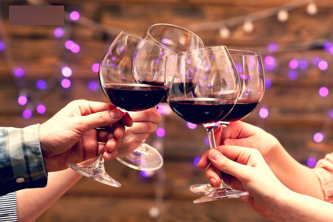 Trước khi uống bia rượu, nam giới hãy đọc kỹ 4 lời khuyên giảm tác hại này