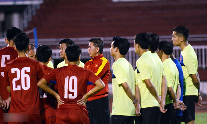 HLV Đinh Hồng Vinh dẫn dắt CLB Cần Thơ