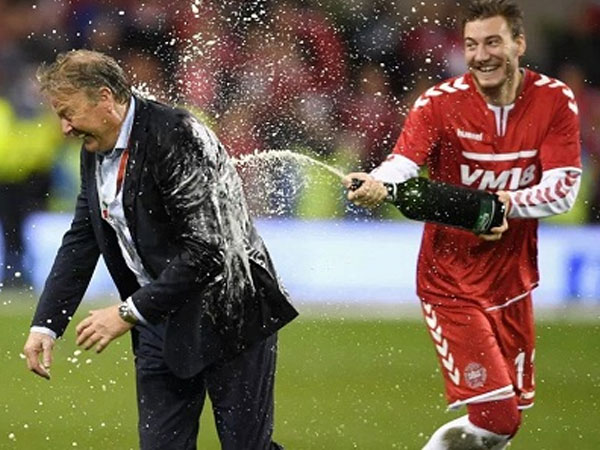 Bendtner giành ngôi Vua phá lưới ở Na Uy, gây sốt vì ghi bàn đẳng cấp