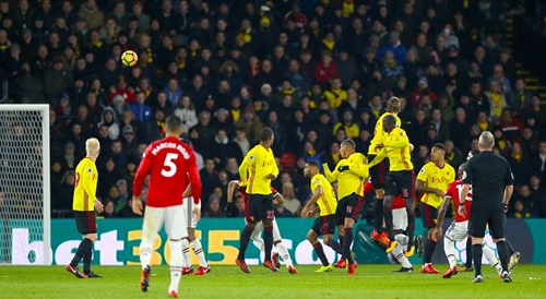 Man Utd thắng nhờ cú đúp của Young và siêu phẩm của Lingard