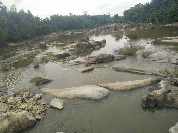 Quảng Nam: Tắm sông cùng nhóm bạn, thanh niên 17 tuổi trượt chân xuống hố nước sâu tử vong thương tâm