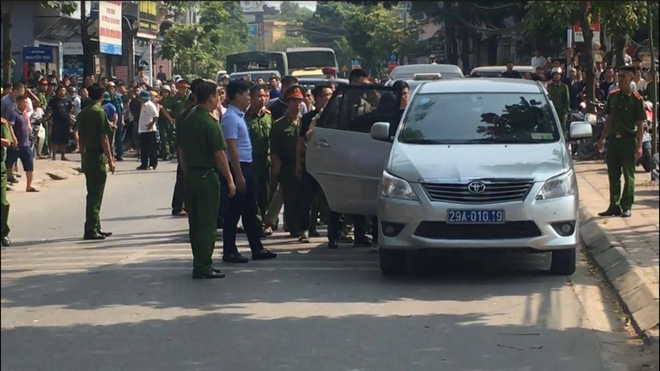 [Video + Ảnh]: Toàn cảnh vụ dùng súng khống chế con tin ở Hà Nội