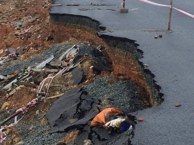 Con đường “tan hoang” sau bão: Đề nghị kiểm tra lại chất lượng công trình