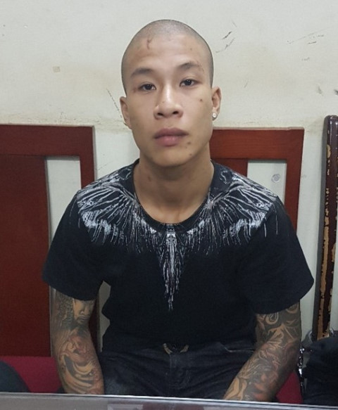 Những hình ảnh đầu tiên về đối tượng và hung khí vụ cô gái trẻ bị khống chế tại Hà Nội