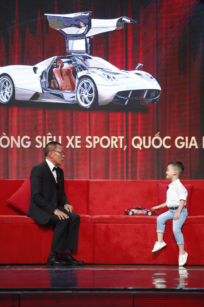 Lại Văn Sâm sửng sốt vì cậu bé 5 tuổi biết tất tần tật các loại xe hơi trên thế giới