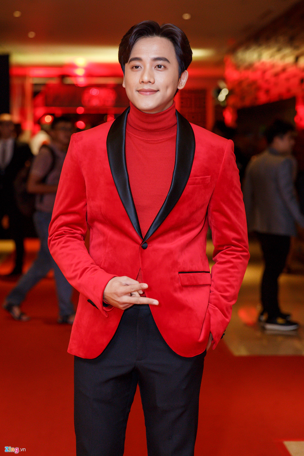 Nữ diễn viên gốc Việt đóng bom tấn Star Wars đến Việt Nam