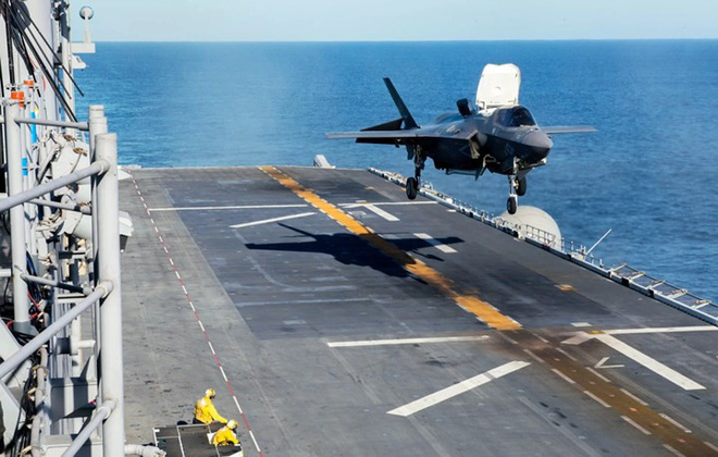 Cận cảnh siêu chiến đấu cơ F-35 phô diễn sức mạnh trên không