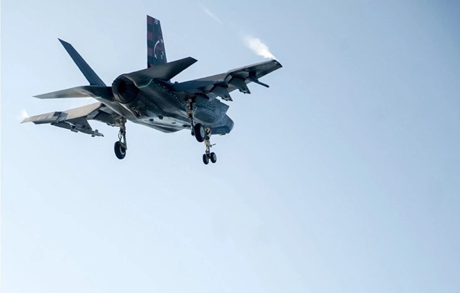 Cận cảnh siêu chiến đấu cơ F-35 phô diễn sức mạnh trên không