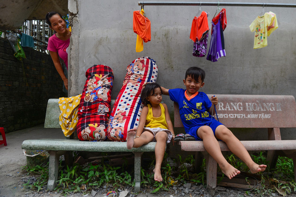 Những đứa bé không thể gửi nhà trẻ ở Sài Gòn