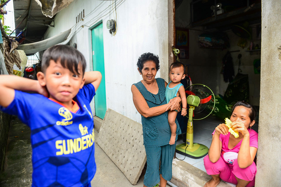 Những đứa bé không thể gửi nhà trẻ ở Sài Gòn