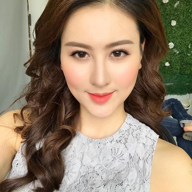 Hot girl Hà Lade: Với tôi, già trước tuổi là một lời khen ngợi