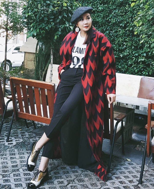 Người đẹp Việt trổ tài mix đồ mùa đông khi dạo phố