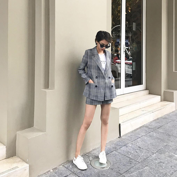 Người đẹp Việt trổ tài mix đồ mùa đông khi dạo phố