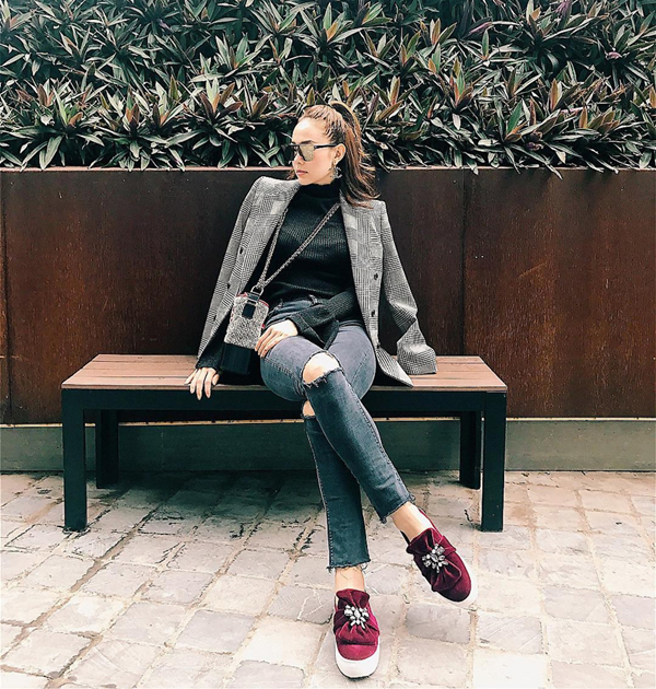 Người đẹp Việt trổ tài mix đồ mùa đông khi dạo phố