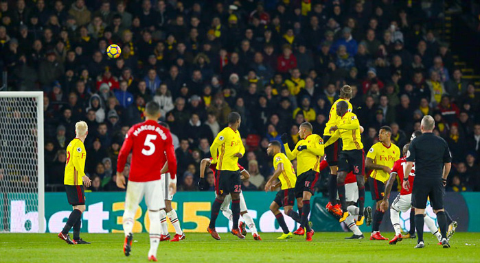 Mourinho giận run khi MU suýt bị gỡ 3-3