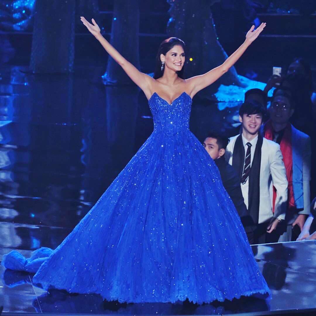 Những chiếc váy biến các Hoa hậu trở thành nữ hoàng thực thụ