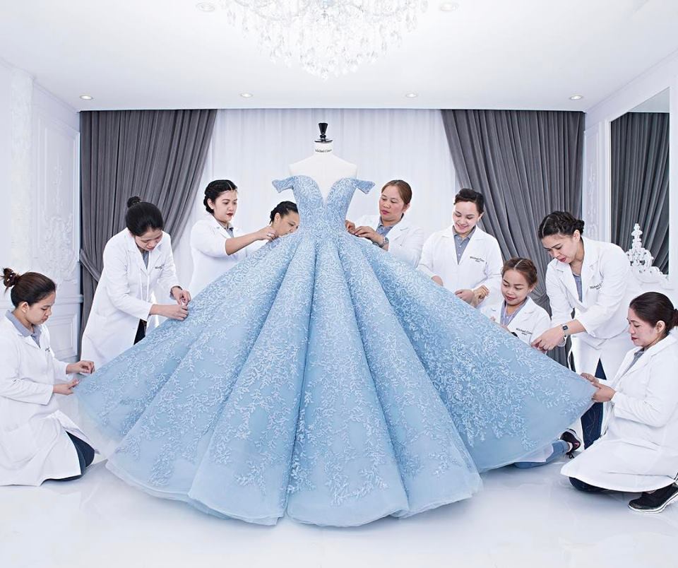 Những chiếc váy biến các Hoa hậu trở thành nữ hoàng thực thụ