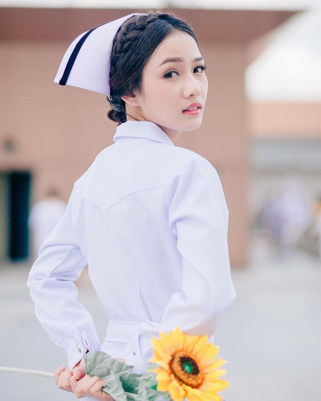 Nữ ý tá đẹp nhất Thái Lan xé toạc hình ảnh ngây thơ, bất ngờ sexy gợi cảm