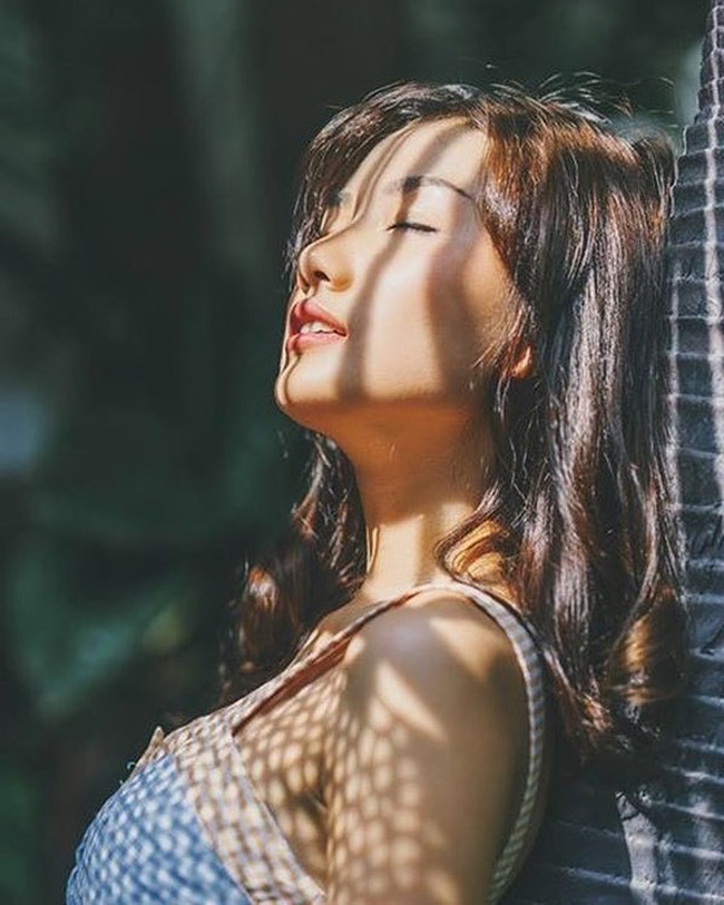 Nữ ý tá đẹp nhất Thái Lan xé toạc hình ảnh ngây thơ, bất ngờ sexy gợi cảm