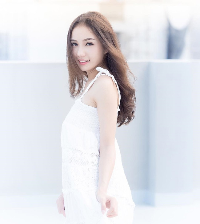 Nữ ý tá đẹp nhất Thái Lan xé toạc hình ảnh ngây thơ, bất ngờ sexy gợi cảm