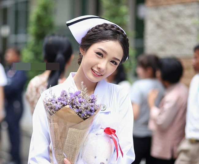 Nữ ý tá đẹp nhất Thái Lan xé toạc hình ảnh ngây thơ, bất ngờ sexy gợi cảm