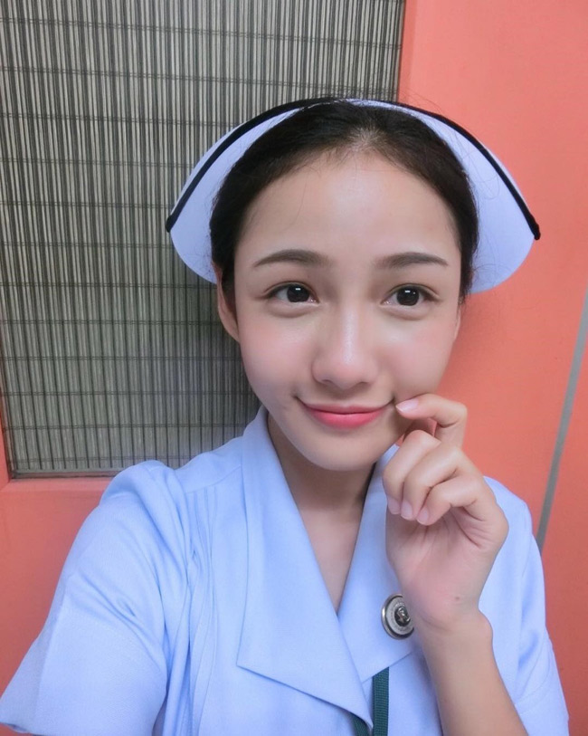 Nữ ý tá đẹp nhất Thái Lan xé toạc hình ảnh ngây thơ, bất ngờ sexy gợi cảm