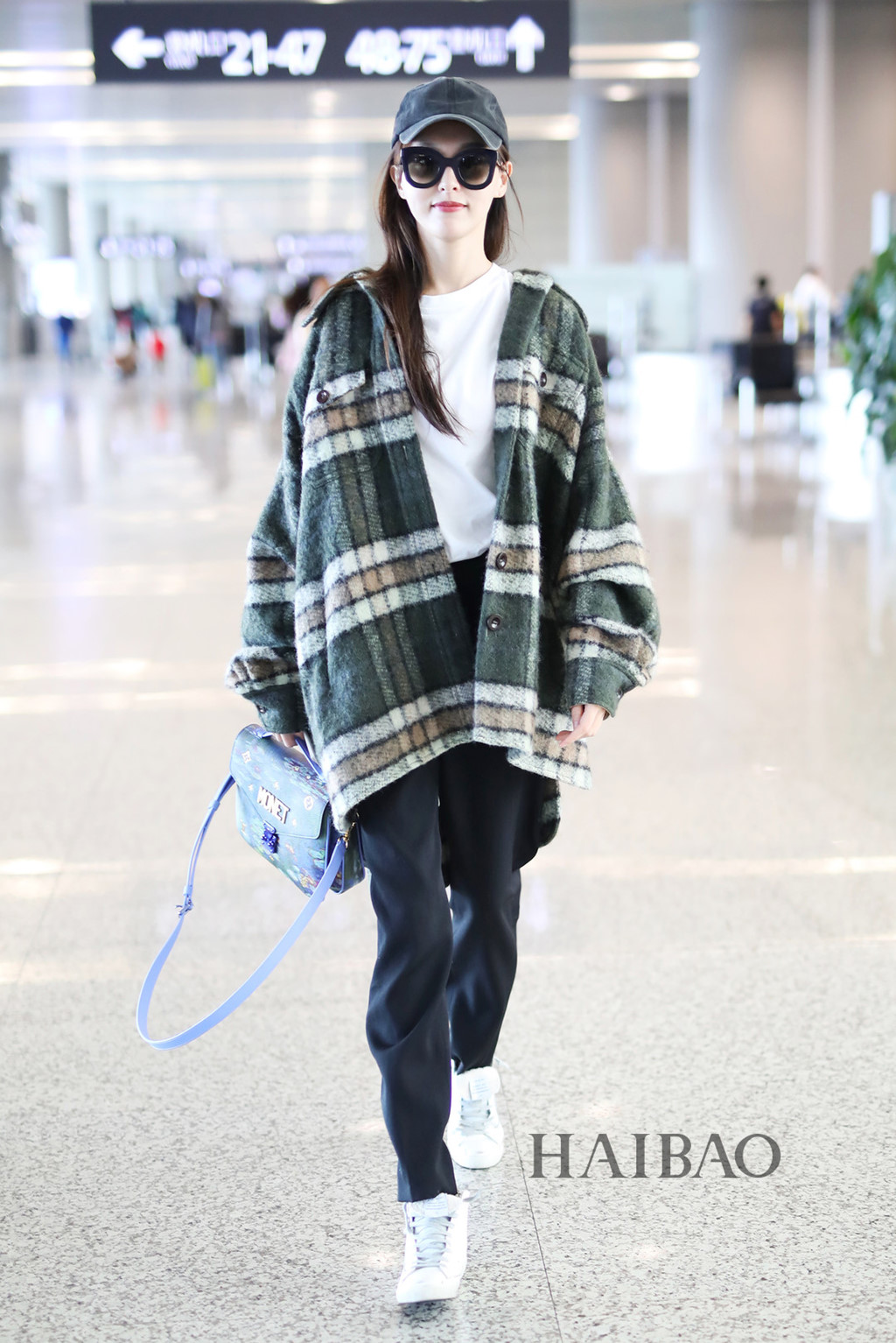 Mix quần vải thế nào để trông sành điệu, không bị quê?