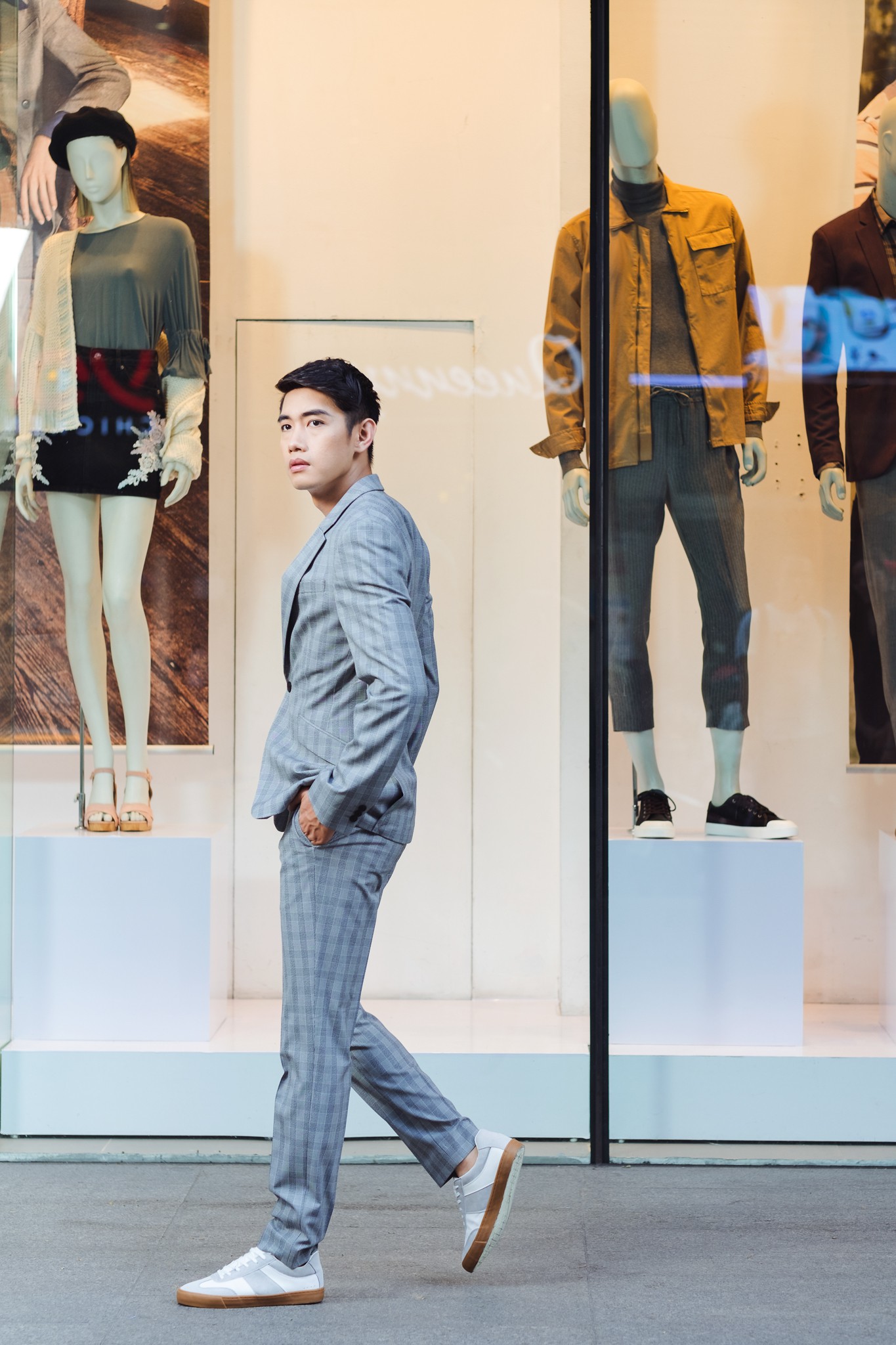 Học cách biến hóa cùng chàng dancer Quang Đăng với những bộ suit Topman