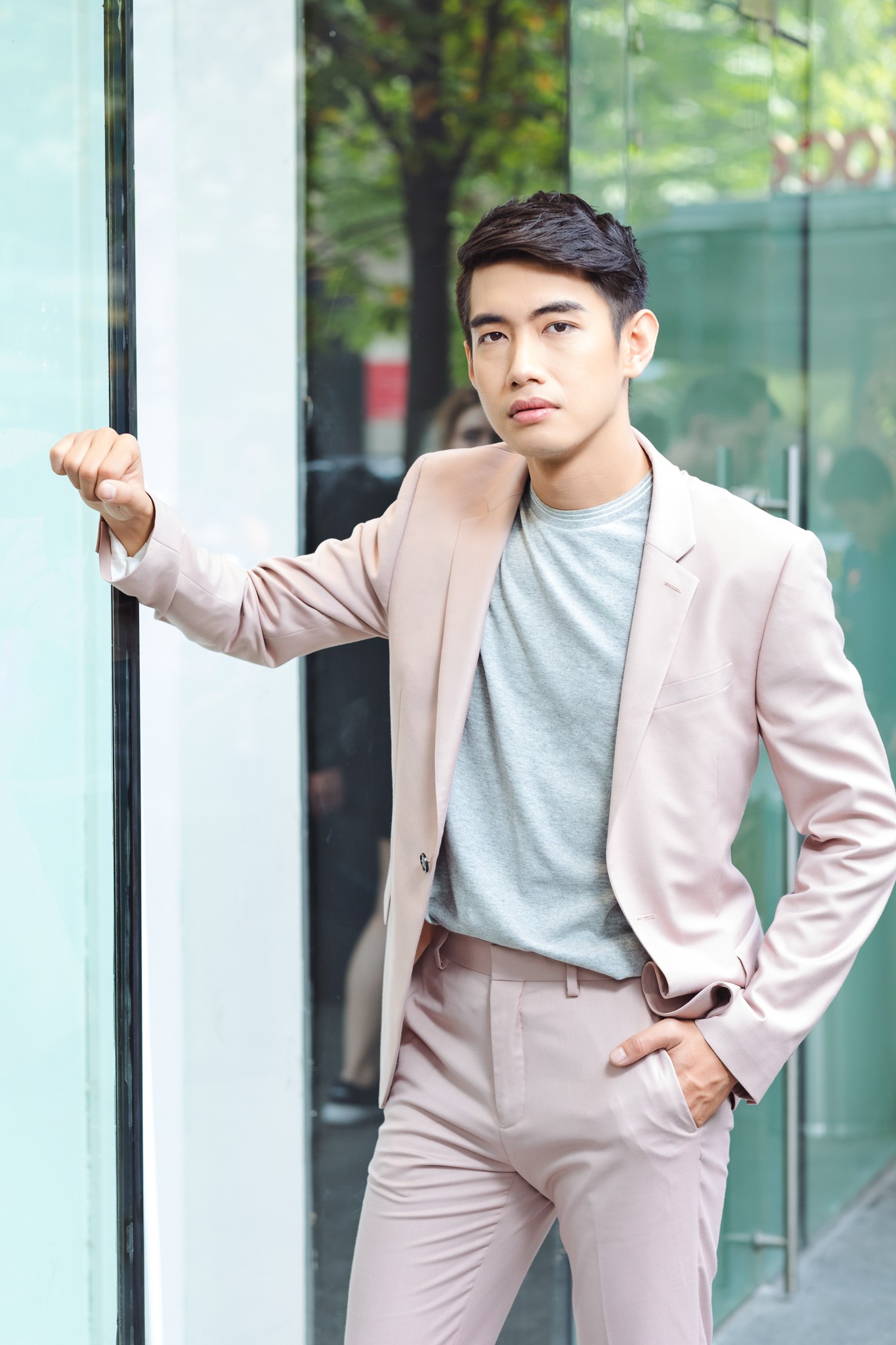 Học cách biến hóa cùng chàng dancer Quang Đăng với những bộ suit Topman