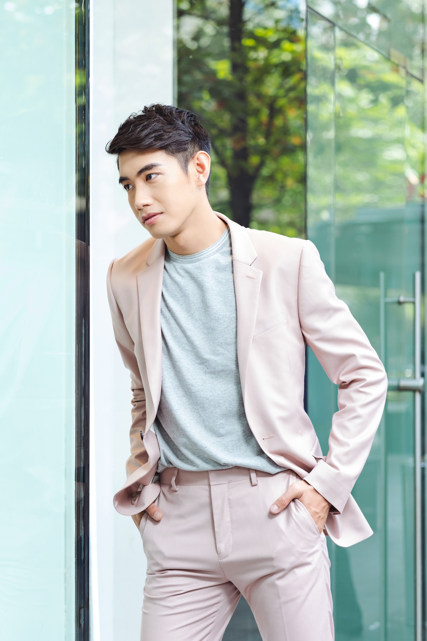 Học cách biến hóa cùng chàng dancer Quang Đăng với những bộ suit Topman