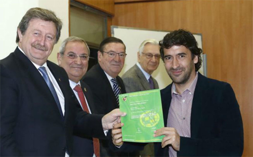 Raul Gonzalez nhận bằng Giám đốc Thể thao