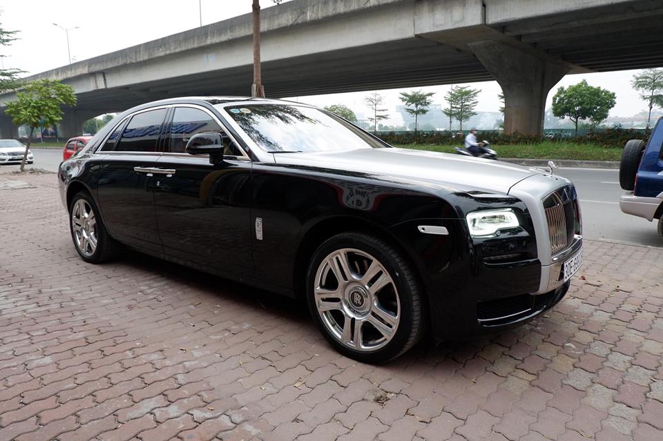 Rolls Royce Ghost 30 tỷ rao bán trên vỉa hè Hà Nội Rolls Royce Ghost 30 tỷ rao bán trên vỉa hè Hà Nội