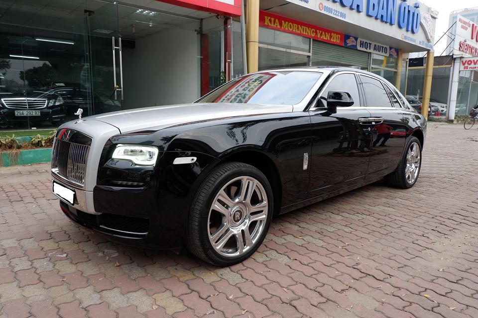 Rolls Royce Ghost 30 tỷ rao bán trên vỉa hè Hà Nội Rolls Royce Ghost 30 tỷ rao bán trên vỉa hè Hà Nội