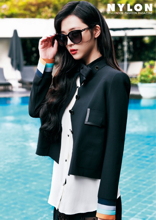 Loạt hình tạp chí chứng minh: Sulli giờ đây đã đẹp đến độ có lẽ hiếm nữ thần tượng nào sánh bằng Loạt hình tạp chí chứng minh: Sulli giờ đây đã đẹp đến độ có lẽ hiếm nữ thần tượng nào sánh bằng