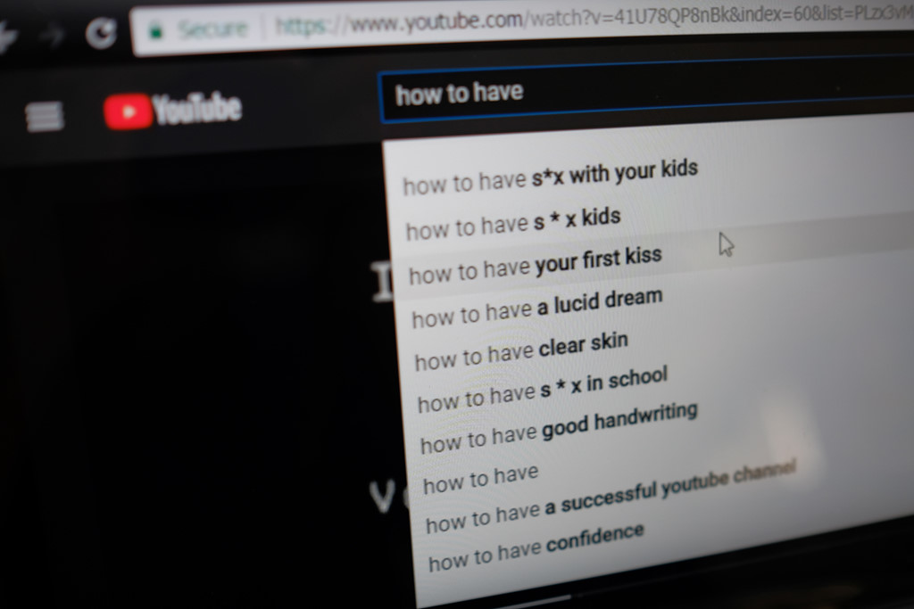 Tin giả, video ấu dâm tràn ngập YouTube