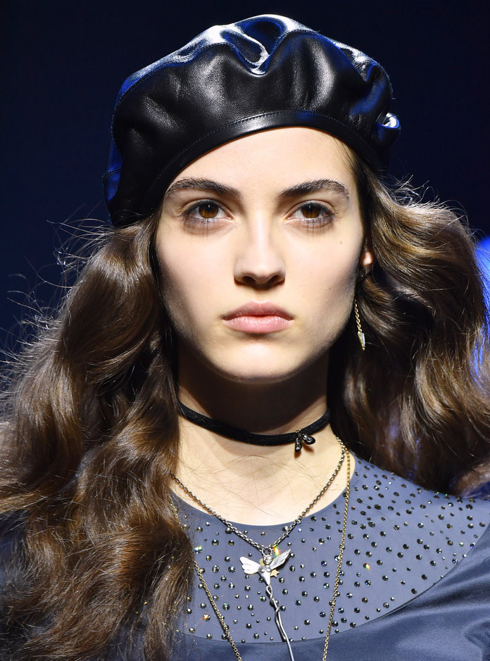 Kiểu mũ được sao Việt lăng xê trong mùa mốt năm nay